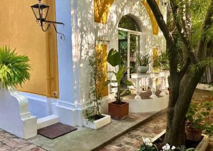 Villa-Parioli: Beautiful independent house with large private garden and terraces. Spacious living, formal dining, study-music room, sun room, 5 bedrooms, 4 bathrooms, parking. rif 163