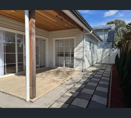 2/9 Gordon Road, Bowral, NSW 2576 - Photo 4