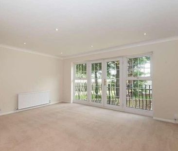 Richmond, Surrey, TW9 - Photo 1