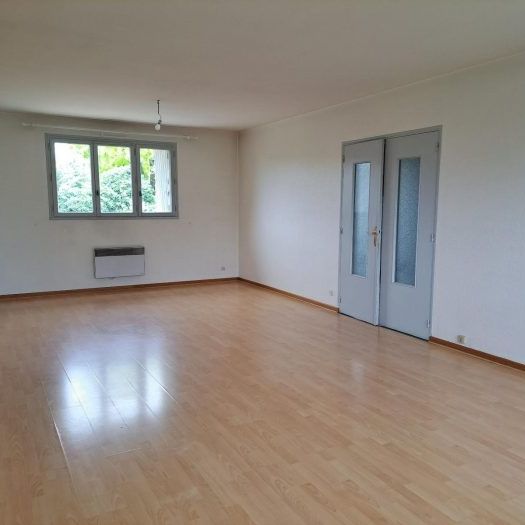 Appartement à louer, 4 pièces - LES PONTS DE CE 49130 - Photo 1