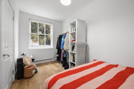 3 bedroom flat to rent - Photo 3