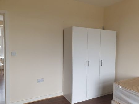 1 Bed Flat, Higham Road, N17 - Photo 3