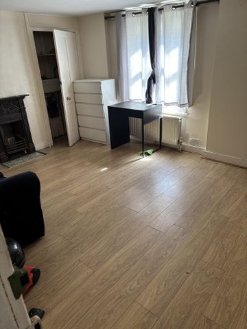 4 bedroom terraced house to rent - Photo 4