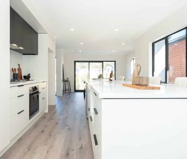 Brand New Modern Family Home – Be the First to Move In! - Photo 3