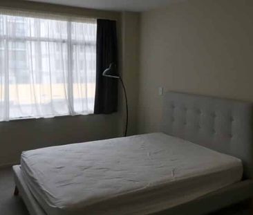 INNER CITY 2 BEDROOM APT - Photo 2
