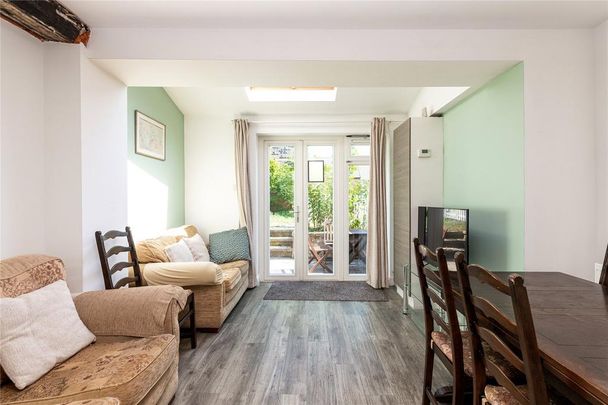 4 bedroom terraced house to rent - Photo 1