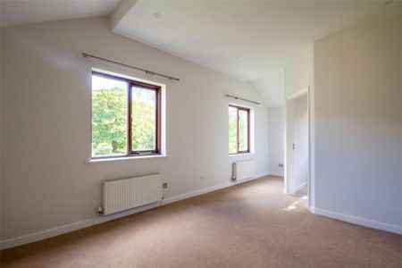 4 bedroom detached house to rent - Photo 4