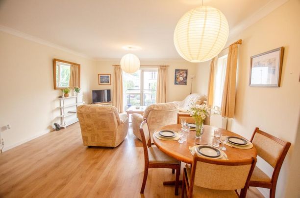 2 bedroom flat to rent - Photo 1