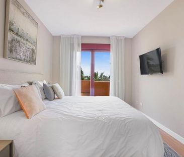 3 bedroom luxury penthouse for rent in Estepona, Spain - Photo 2