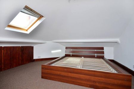 4 bedroom flat to rent - Photo 3