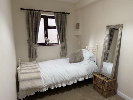 3 bedroom detached house to rent - Photo 3