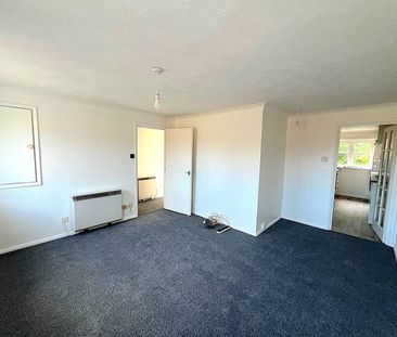 Harlech Close, Worthing, West Sussex BN12 3QS - Photo 5