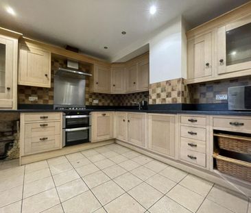 4 bedroom terraced house to rent - Photo 6