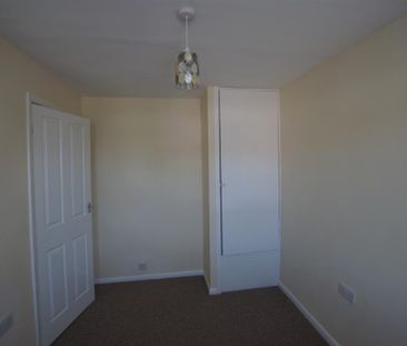 2 bedroom semi-detached house to rent - Photo 3