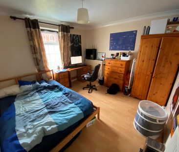 3 Bed Terraced House, Portswood Road, SO17 - Photo 3