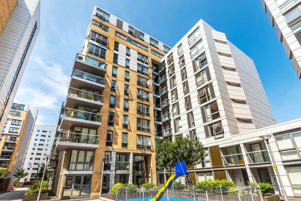 Flat to rent - Dowells Street, London, SE10 - Photo 1