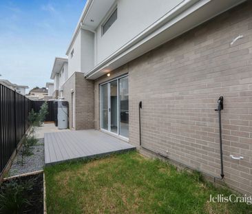 1/6 Thorpe Street, Newport VIC 3015 - Townhouse For Rent | Domain - Photo 2
