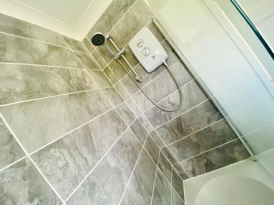 Little Close - Photo 1