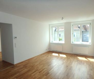 Toprenovierte 3- Zimmer Wohnung mit Lift in Krems- Zentrum - Photo 2