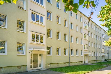 3-Raum-Wohnung mit Badewanne, Spielplatz in der Umgebung - Photo 3