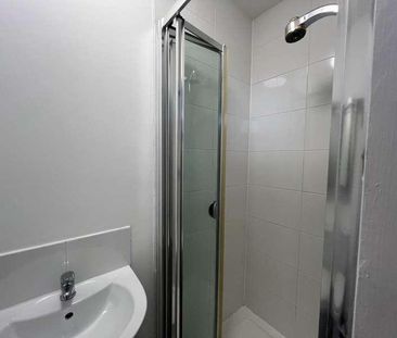 En-suite Room, In Gardner Street, Salford, M6 - Photo 4