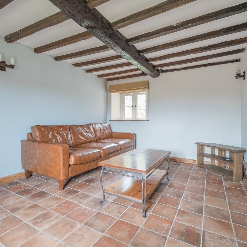 2 bedroom cottage to rent - Photo 1