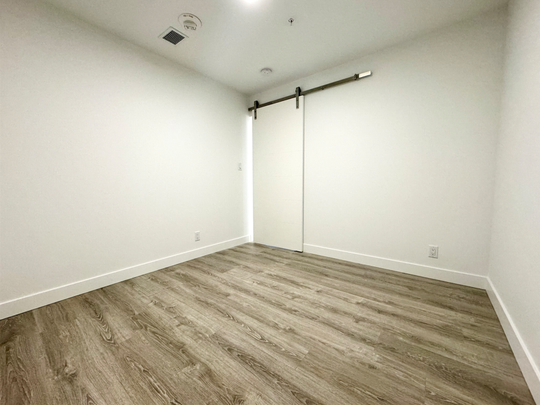 Highline Metrotown Brand New luxurious 2Bd/1Ba Suite For Rent - Photo 1