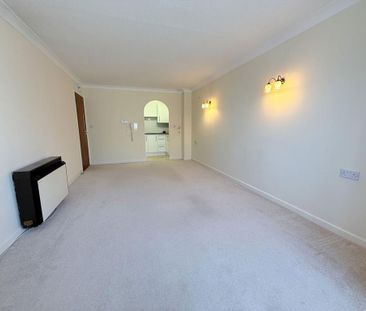 1 bedroom retirement property to rent - Photo 2