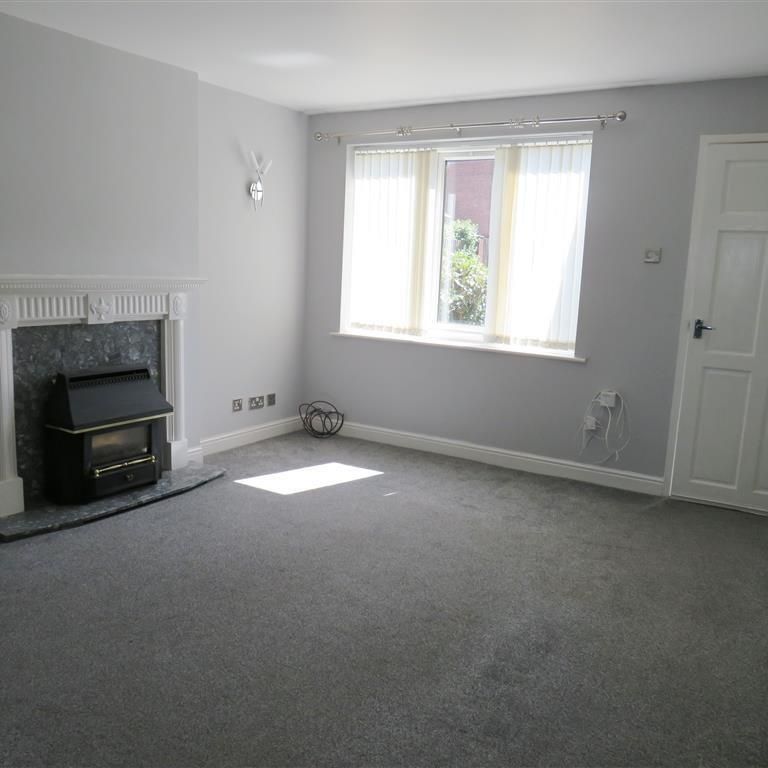 Varley Gardens - Photo 1