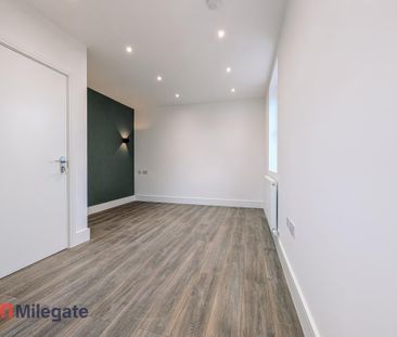 3 bedroom flat to rent - Photo 3