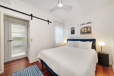 Designer One Bedroom Apartment - Offered Unfurnished - Photo 3