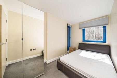 3 bedroom flat to rent - Photo 4