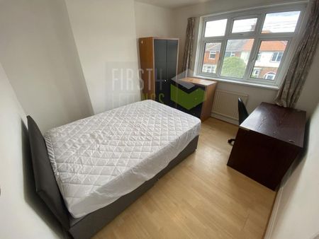 5 bedroom semi-detached house to rent - Photo 4