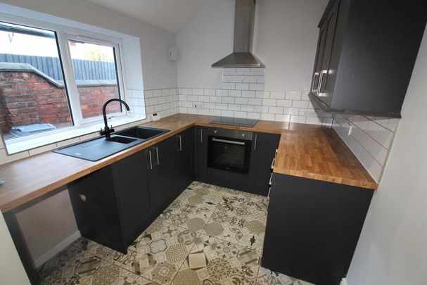 2 bedroom terraced house to rent - Photo 1