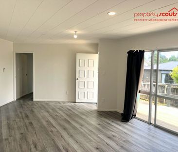 Comfortable 4-Bedroom Home With Large Yard & Rumpus - Photo 3