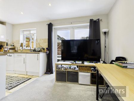 2 bedroom end of terrace house to rent - Photo 2