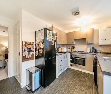 2 bedroom semi-detached house to rent - Photo 4