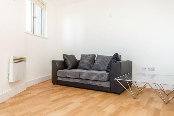 2 bedroom flat to rent - Photo 1