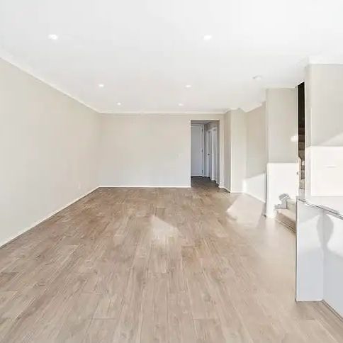 “Contemporary Residences - Effortless Maintenance - Convenient Lifestyle” - Photo 1