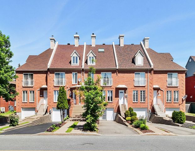 À louer / Maison à étages - Photo 1