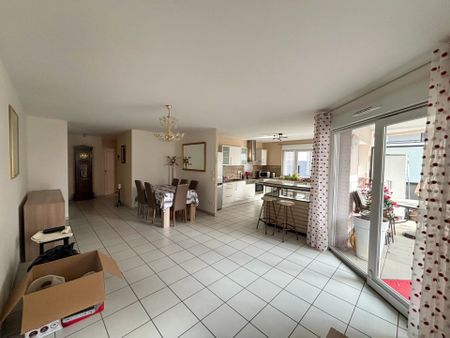 Location Appartement 3 pièces 85 m2 à La Talaudière - Photo 2