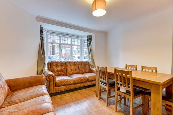 9 bedroom house to rent - Photo 1