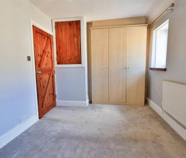 2 bedroom terraced house to rent - Photo 4