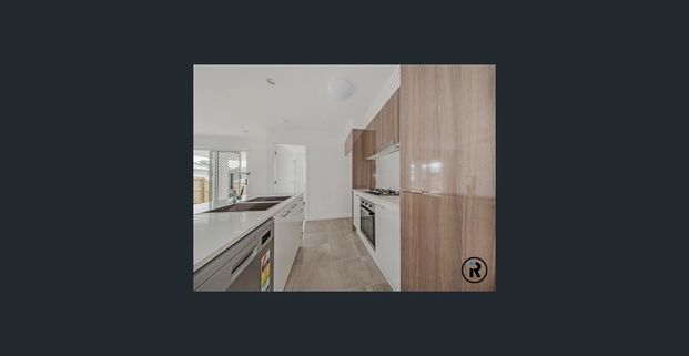 Stylish and Spacious! - Photo 1