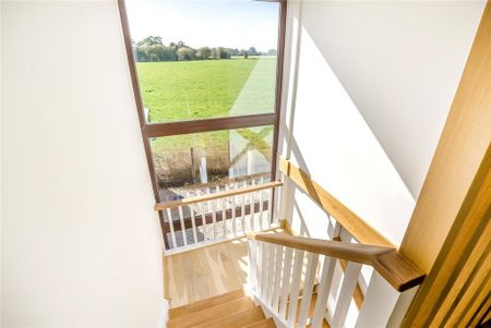 4 bedroom detached house to rent - Photo 2