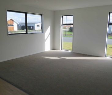 Lovely Near-New 3-Bedroom Home in Quality Subdivision - Photo 4