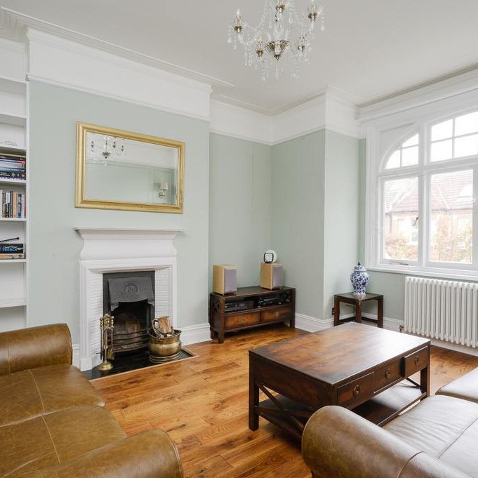 4 bedroom maisonette to rent - Photo 1