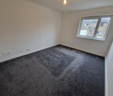 2 bedroom ground floor flat to rent - Photo 5