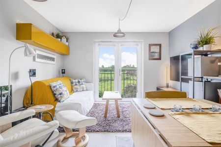 Sir Bernard Lovell Road, Malmesbury, SN16 - Photo 3