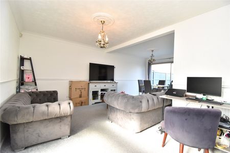 Kingsman Drive, Clacton-on-Sea, Essex, CO16 8UR - Photo 3